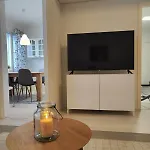 A Cozy Two-bedroom Located In The Heart Of Center Perfect For Your Vacation *