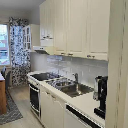A Cozy Two-bedroom Located In The Heart Of Center Perfect For Your Vacation Kemi