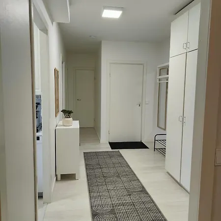 A Cozy Two-bedroom Located In The Heart Of Center Perfect For Your Vacation Huoneisto *