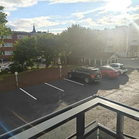 Huoneisto A Cozy Two-bedroom Located In The Heart Of Center Perfect For Your Vacation *