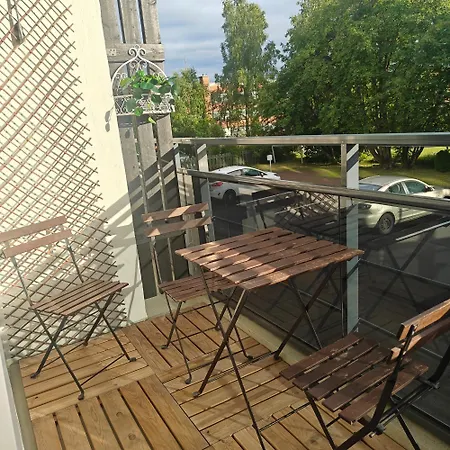 A Cozy Two-bedroom Located In The Heart Of Center Perfect For Your Vacation