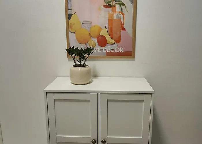 A Cozy Two-bedroom Located In The Heart Of Center Perfect For Your Vacation *