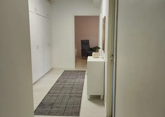 A Cozy Two-bedroom Located In The Heart Of Center Perfect For Your Vacation Kemi