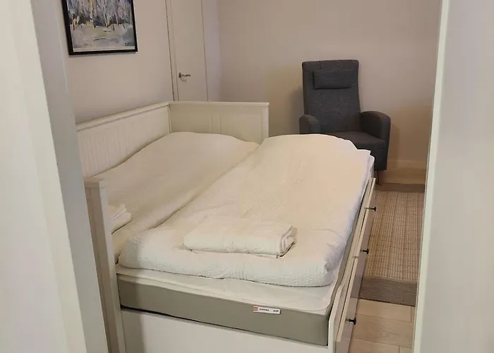 A Cozy Two-bedroom Located In The Heart Of Center Perfect For Your Vacation